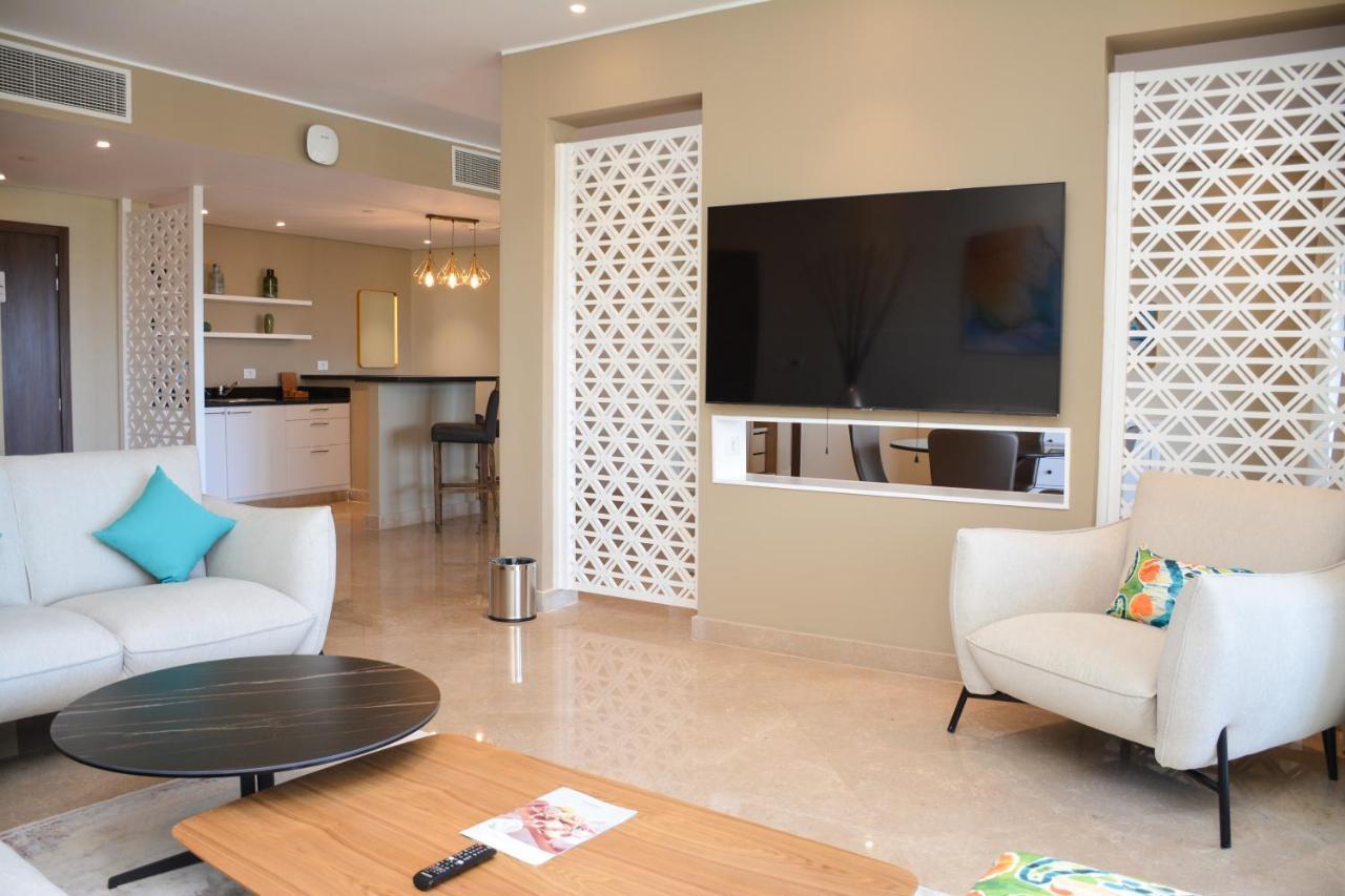 스테이겐버거 알다우 비치 호텔 후르가다 외부 사진 A living room at the hotel
