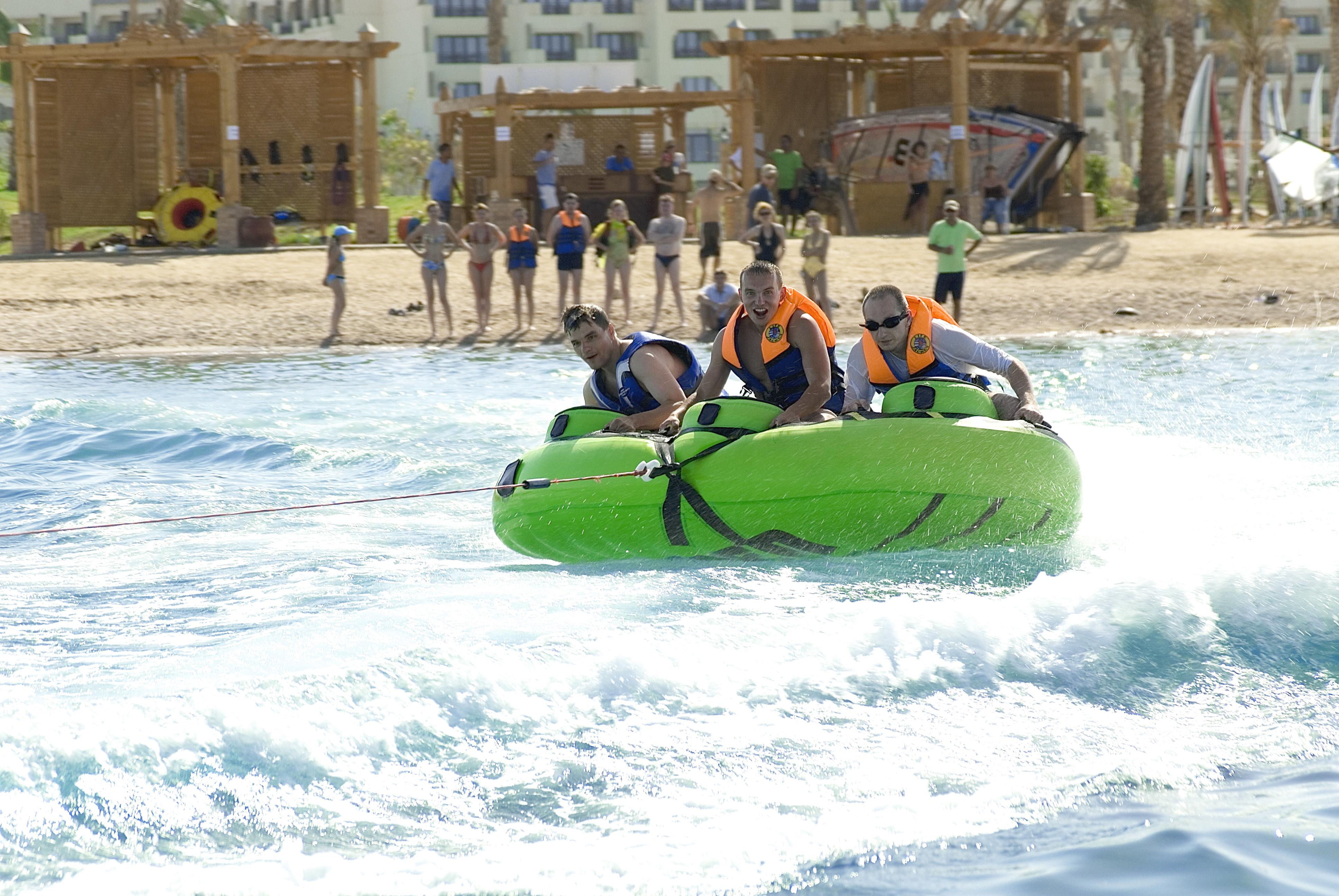 스테이겐버거 알다우 비치 호텔 후르가다 외부 사진 Tubing in Egypt
