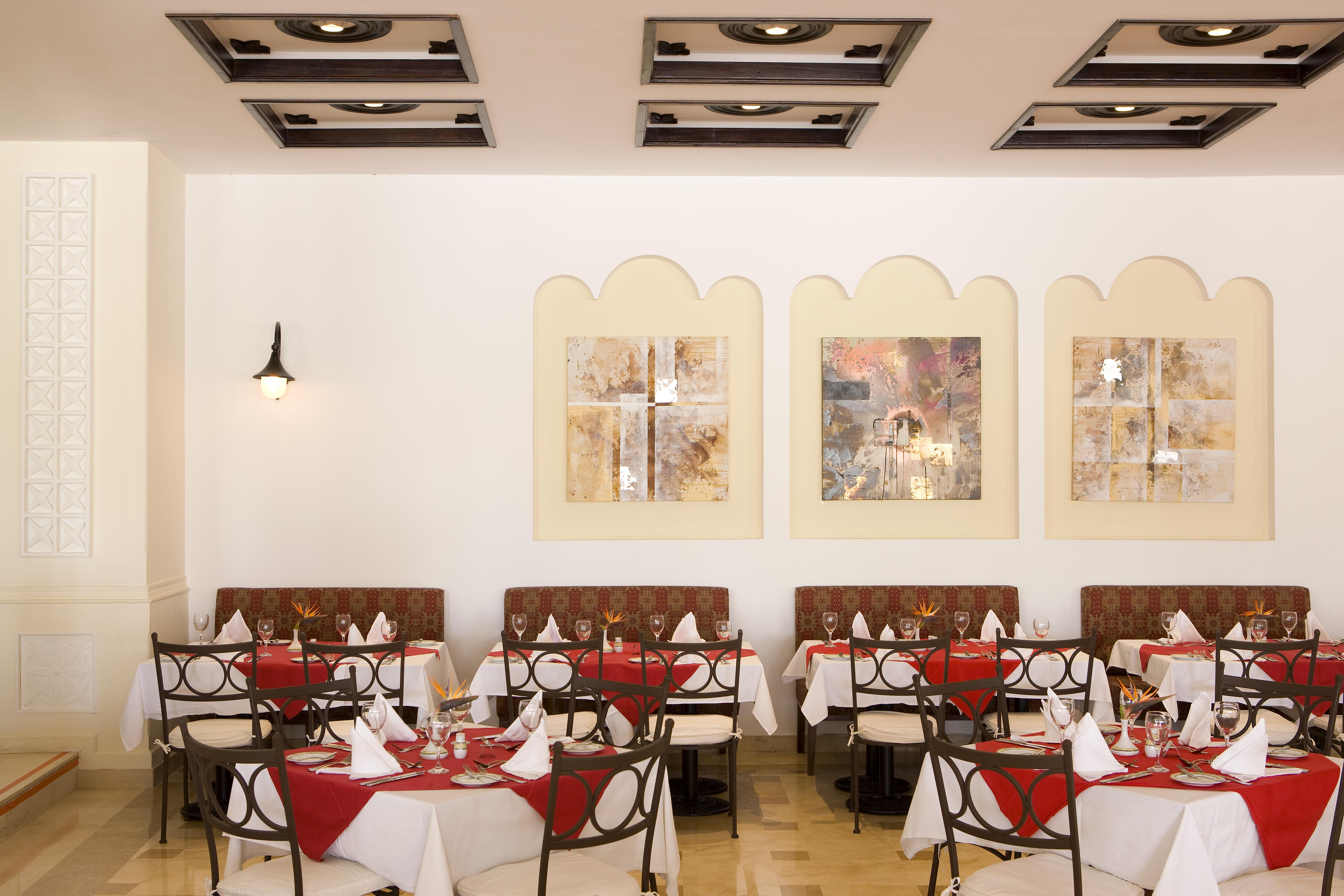 스테이겐버거 알다우 비치 호텔 후르가다 외부 사진 Restaurant