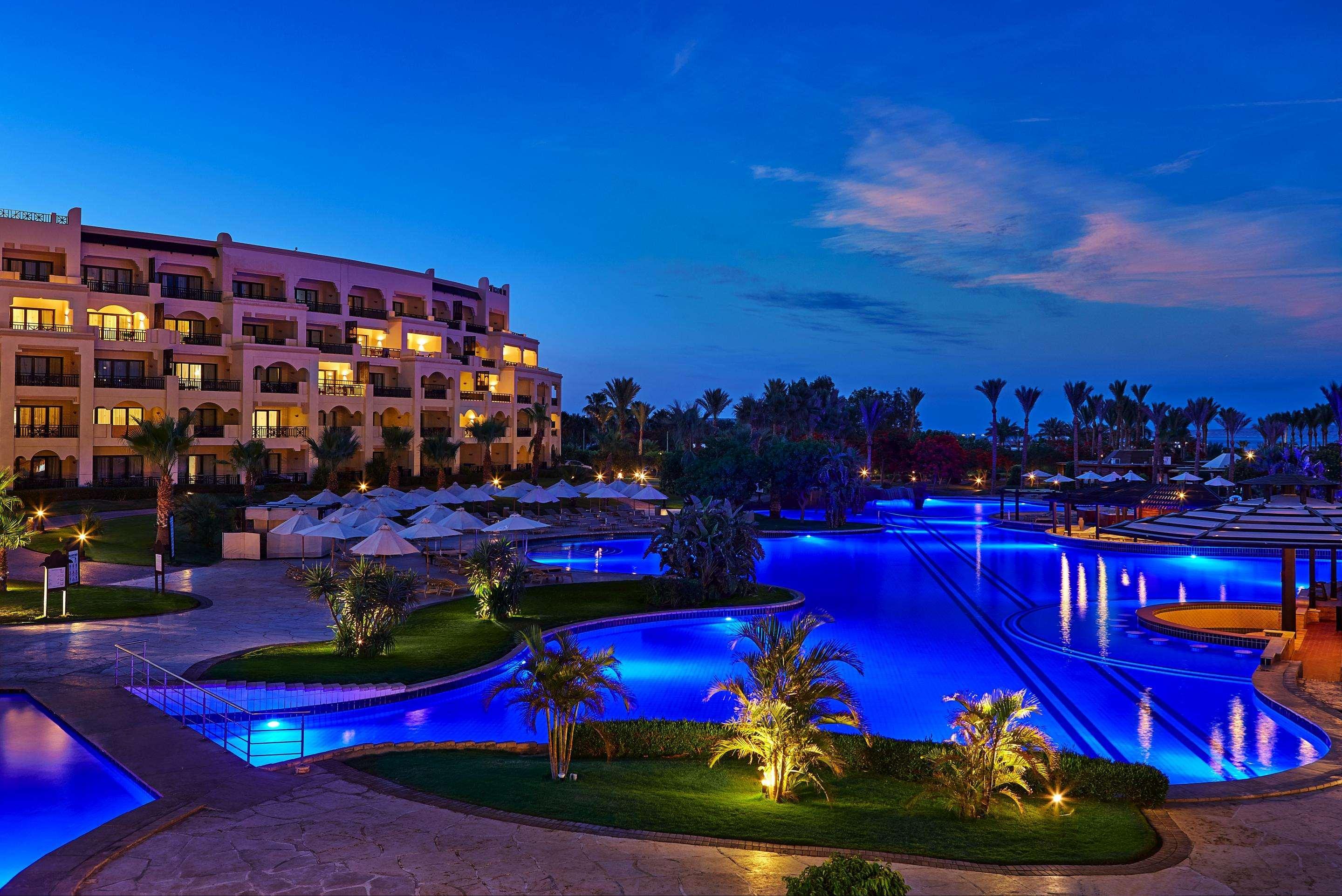 스테이겐버거 알다우 비치 호텔 후르가다 외부 사진 The Royal Mirage Hotel